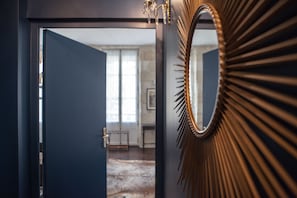 Chambre Deluxe (Sanchez) | Minibar, décor unique, ameublement unique, bureau