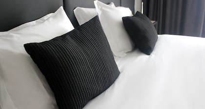 Hotel M