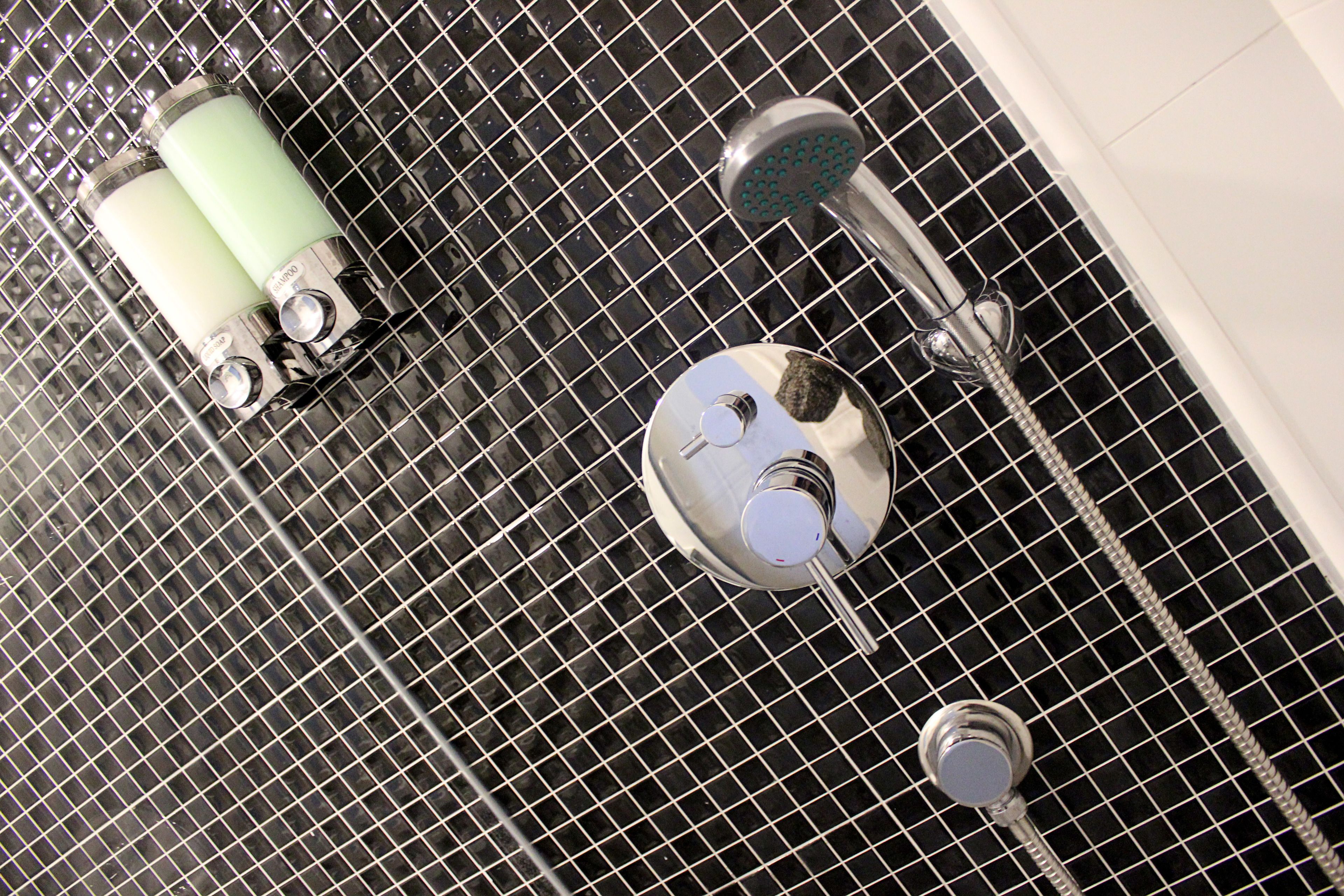 Single Room | Bathroom shower