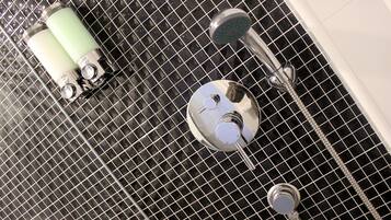 Single Room | Bathroom shower