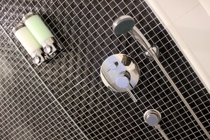 Habitación individual | Ducha del cuarto de baño