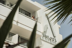 Fachada de la propiedad