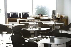 Daily buffet breakfast for a fee - Hotel Ánfora Ibiza (Santa Eulalia del Rio)