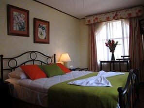 Quarto standard, acessível | Cofres nos quartos, cortinas blackout, Wi-Fi de cortesia