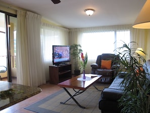 Deluxe-Studiosuite, 1 Schlafzimmer, Bergblick | 1 Schlafzimmer, Zimmersafe, Verdunkelungsvorhänge, kostenloses WLAN