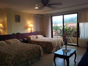 Suíte estúdio luxo, 1 quarto, vista para a montanha | Cofres nos quartos, cortinas blackout, Wi-Fi de cortesia