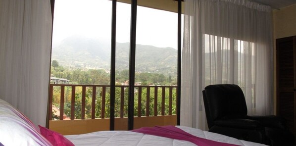 Standard Room, Accessible | In-room safe, blackout curtains, free WiFi - Las Cumbres Inn (San Rafael)