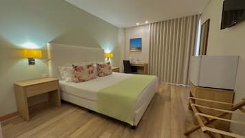 Standard Double Room | In-room safe, desk, blackout drapes, soundproofing