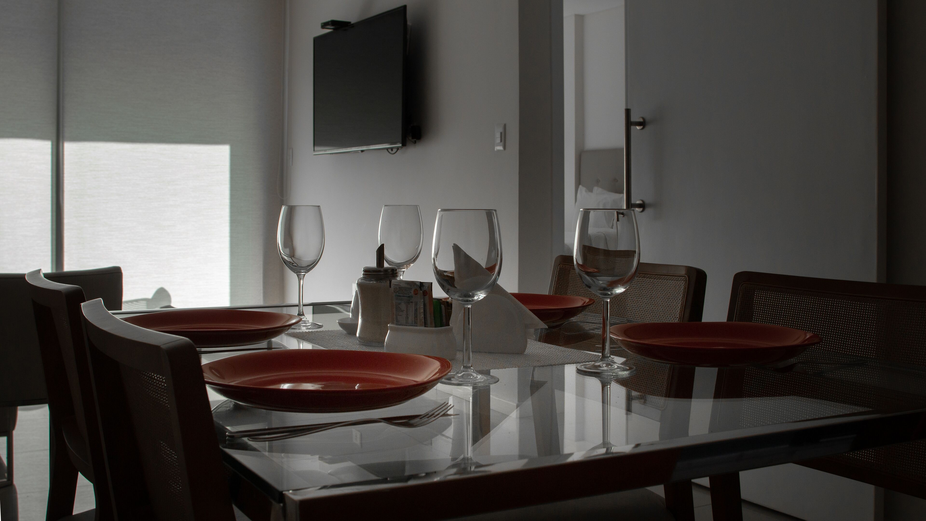 Suite, 1 Queen Bed | In-room dining