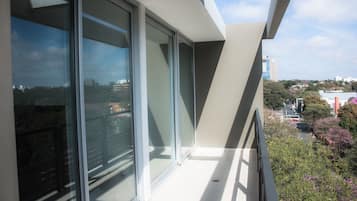 Deluxe Apartment | Balcony