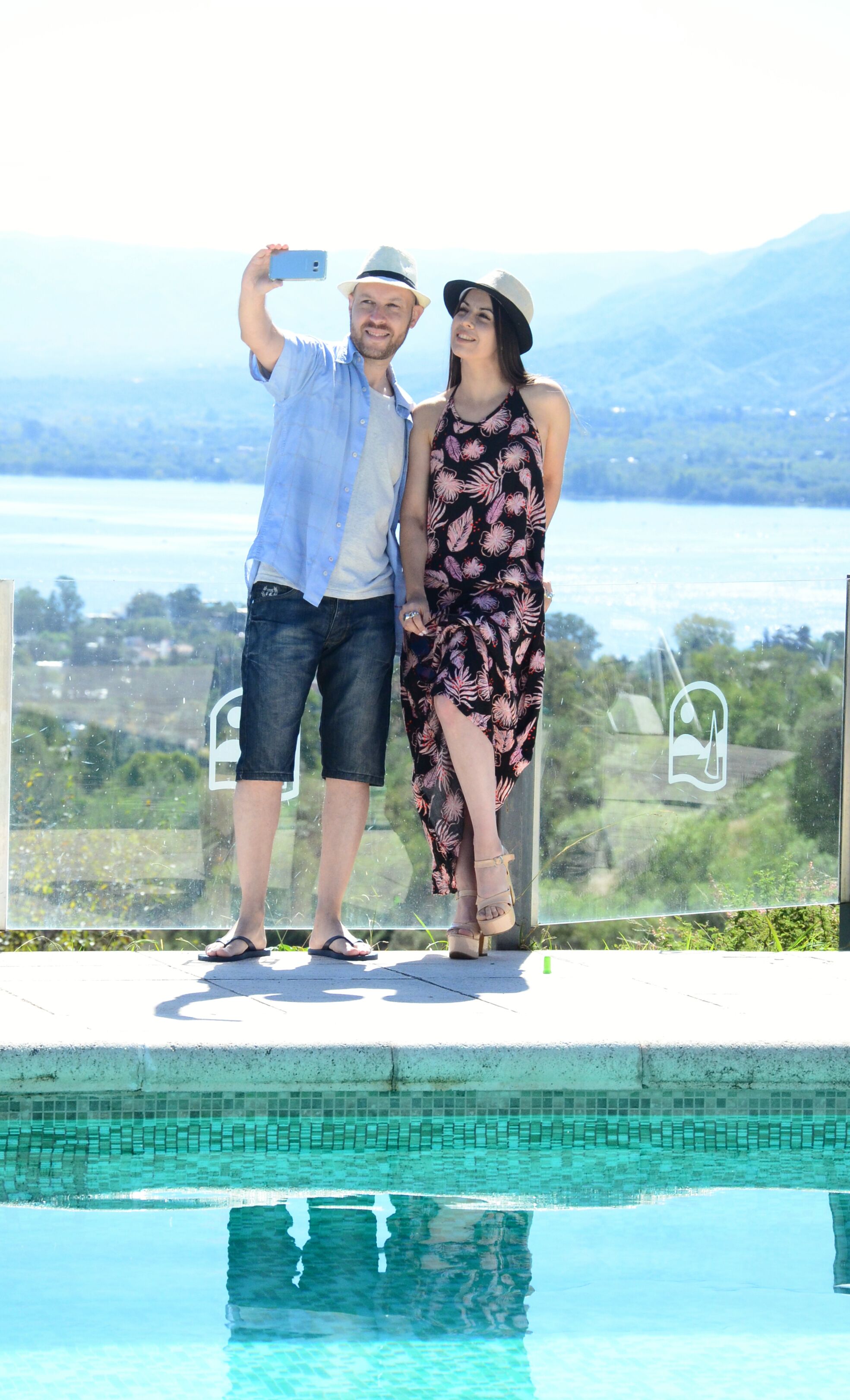 3 piscines extérieures, parasols de plage, chaises longues