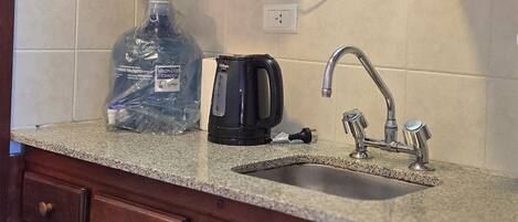 Studio, Balcony, Lake View | Interior