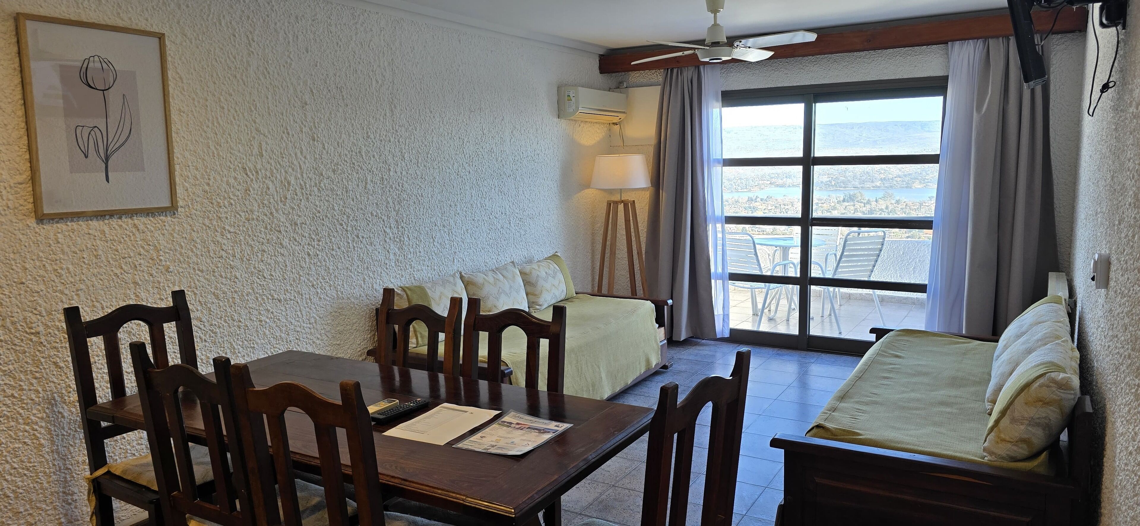 32-Zoll-Flachbildfernseher mit Kabelempfang, Fernseher, DVD-Player