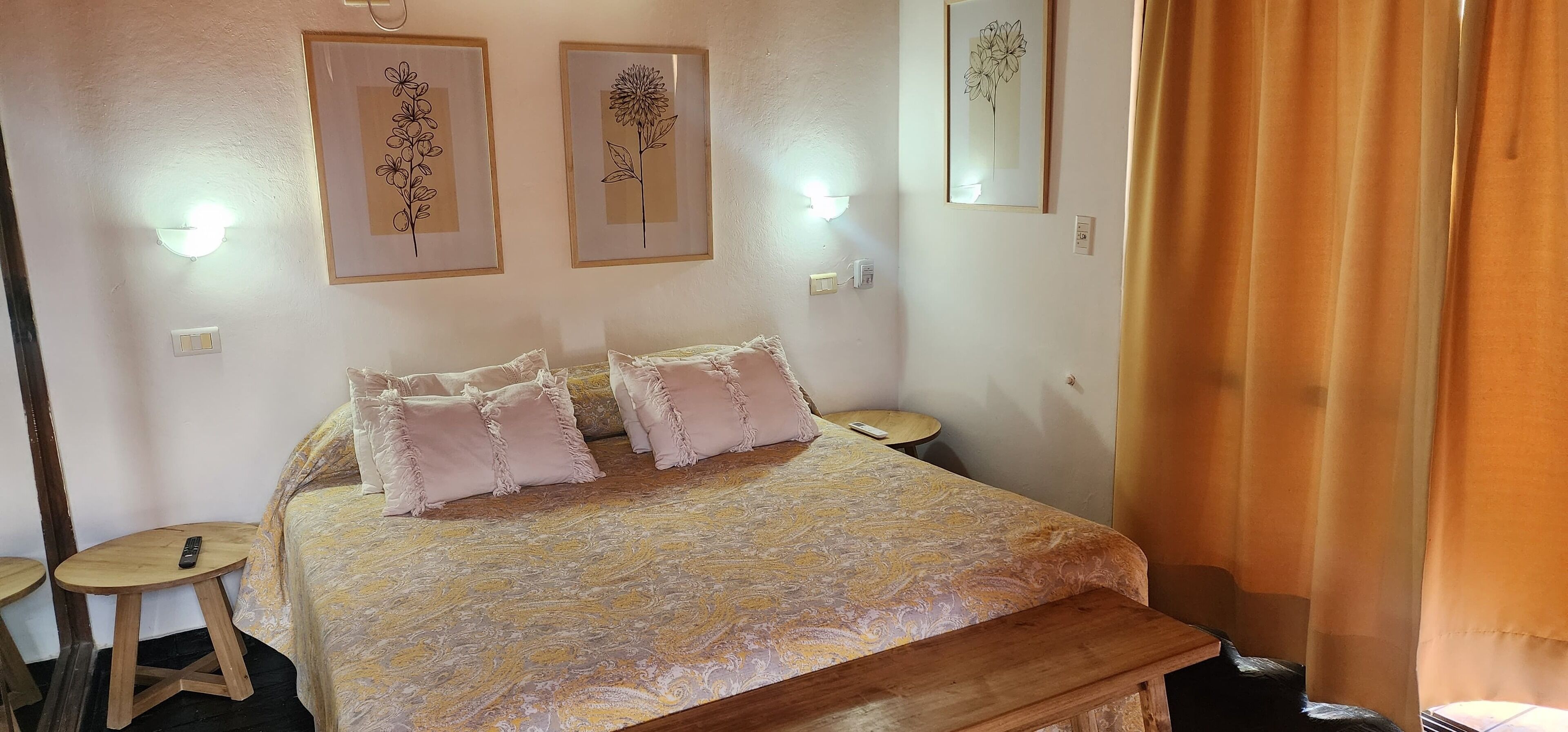 Bungalow, quang cảnh hồ | Két bảo mật tại phòng, màn/rèm cản sáng, bàn ủi/dụng cụ ủi quần áo 