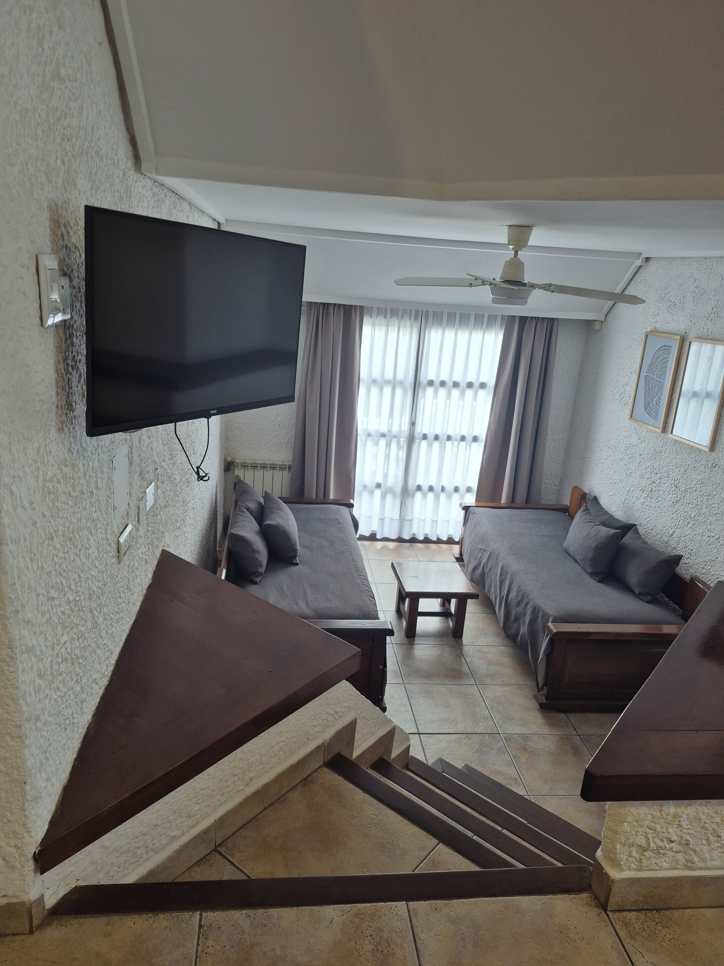 Caja de seguridad en la habitación y cortinas blackout 