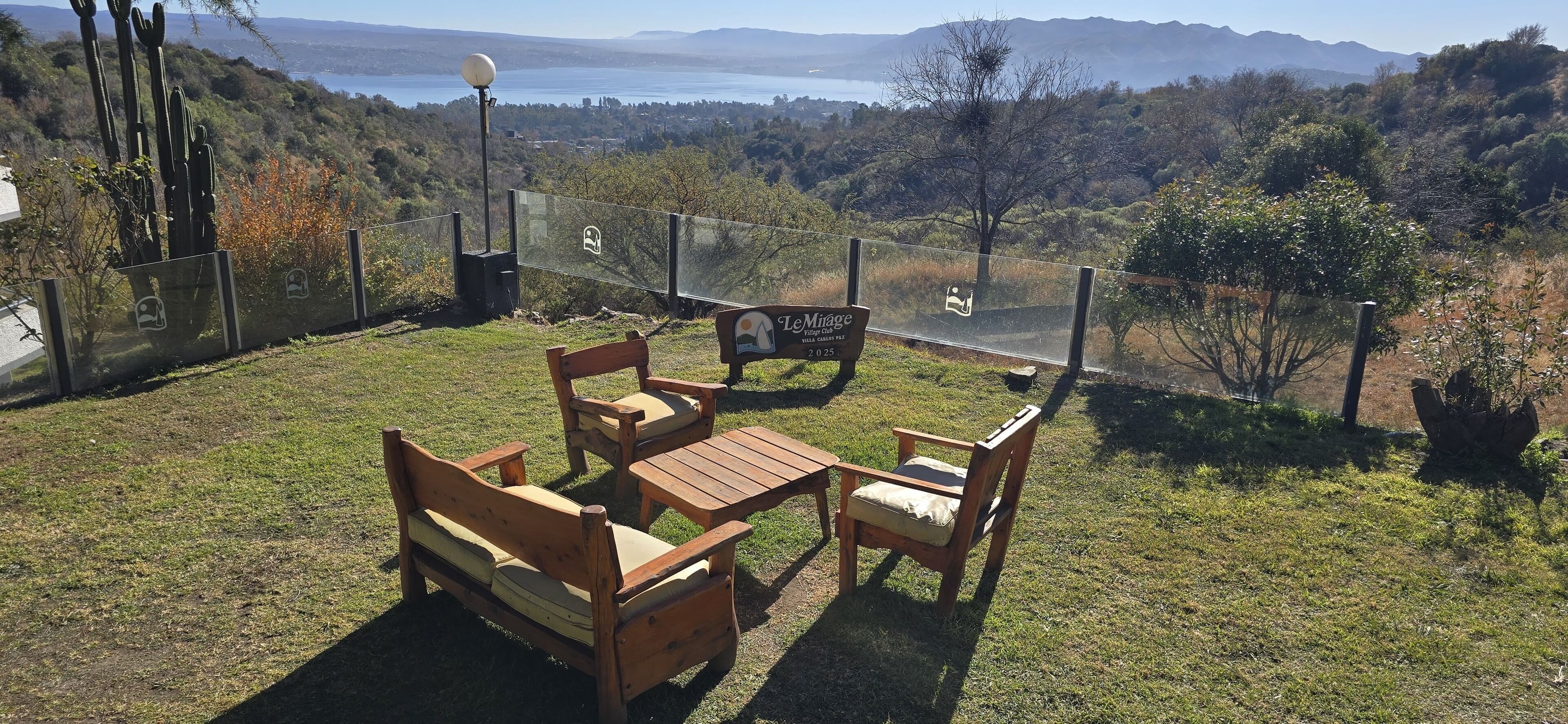 المنطقة المحيطة بالمنشأة