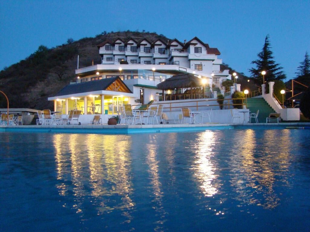 3 outdoor pools, open 9:00 AM to 9:00 PM, pool umbrellas, sun loungers