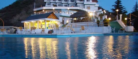 3 outdoor pools, open 9:00 AM to 9:00 PM, pool umbrellas, sun loungers