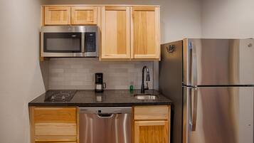 Cabin, 1 Bedroom (2 Queens Courtyard) | Private kitchen | Fridge, microwave, stovetop, coffee/tea maker