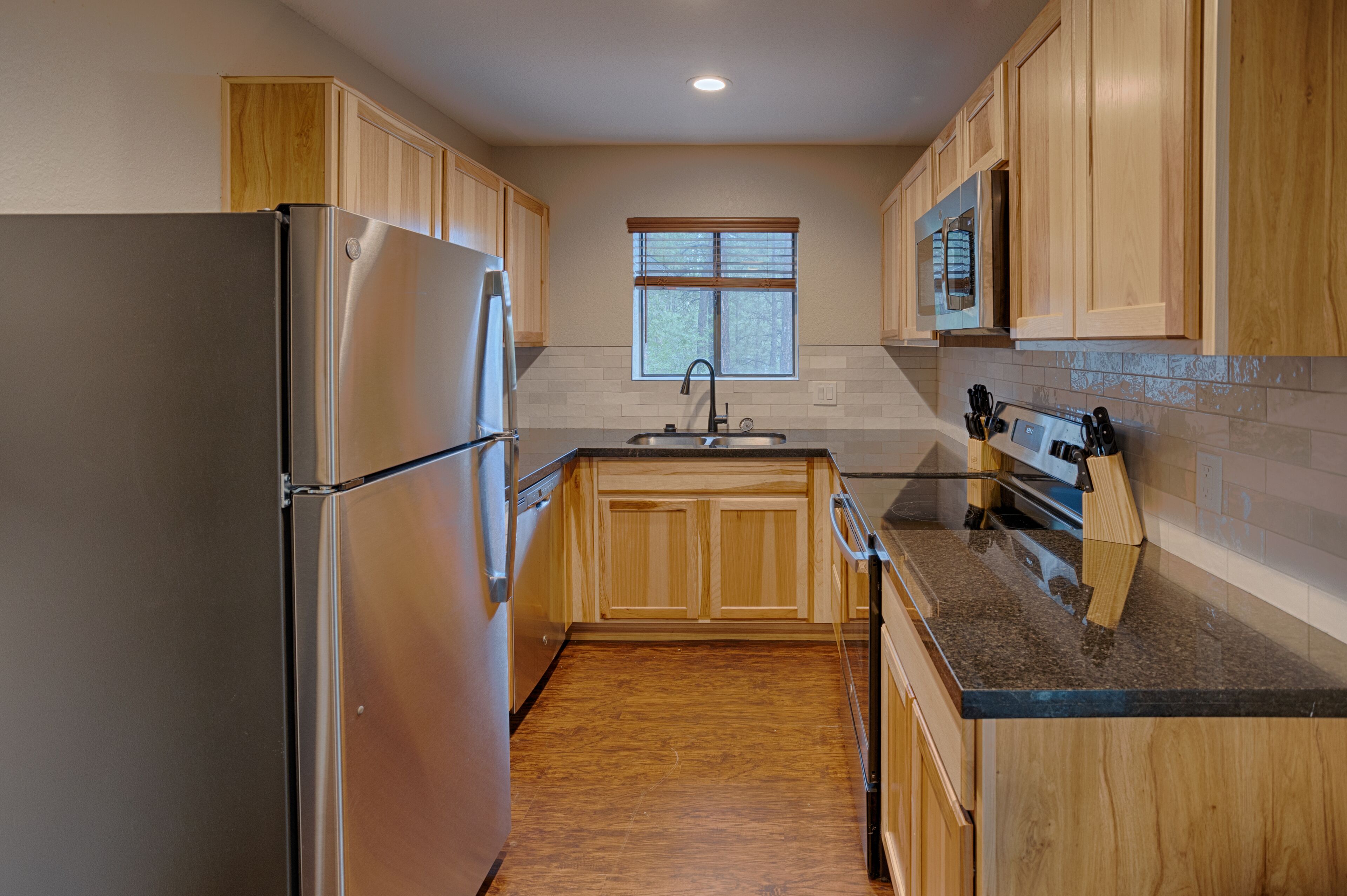 電冰箱、微波爐、爐台、咖啡機/沖茶器