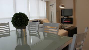 Executive Condo, 2 Bedrooms, Fireplace, City View (1) | Free WiFi