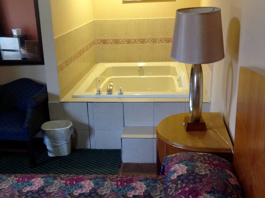 Habitació econòmica, 2 llits de matrimoni, no fumadors | Escriptori, habitacions insonoritzades i planxa i posts de planxar