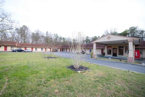 Exterior - Sunset Motel (Egg Harbor Township)