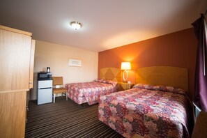 Desk, soundproofing, iron/ironing board, free WiFi - Sunset Motel (Egg Harbor Township)