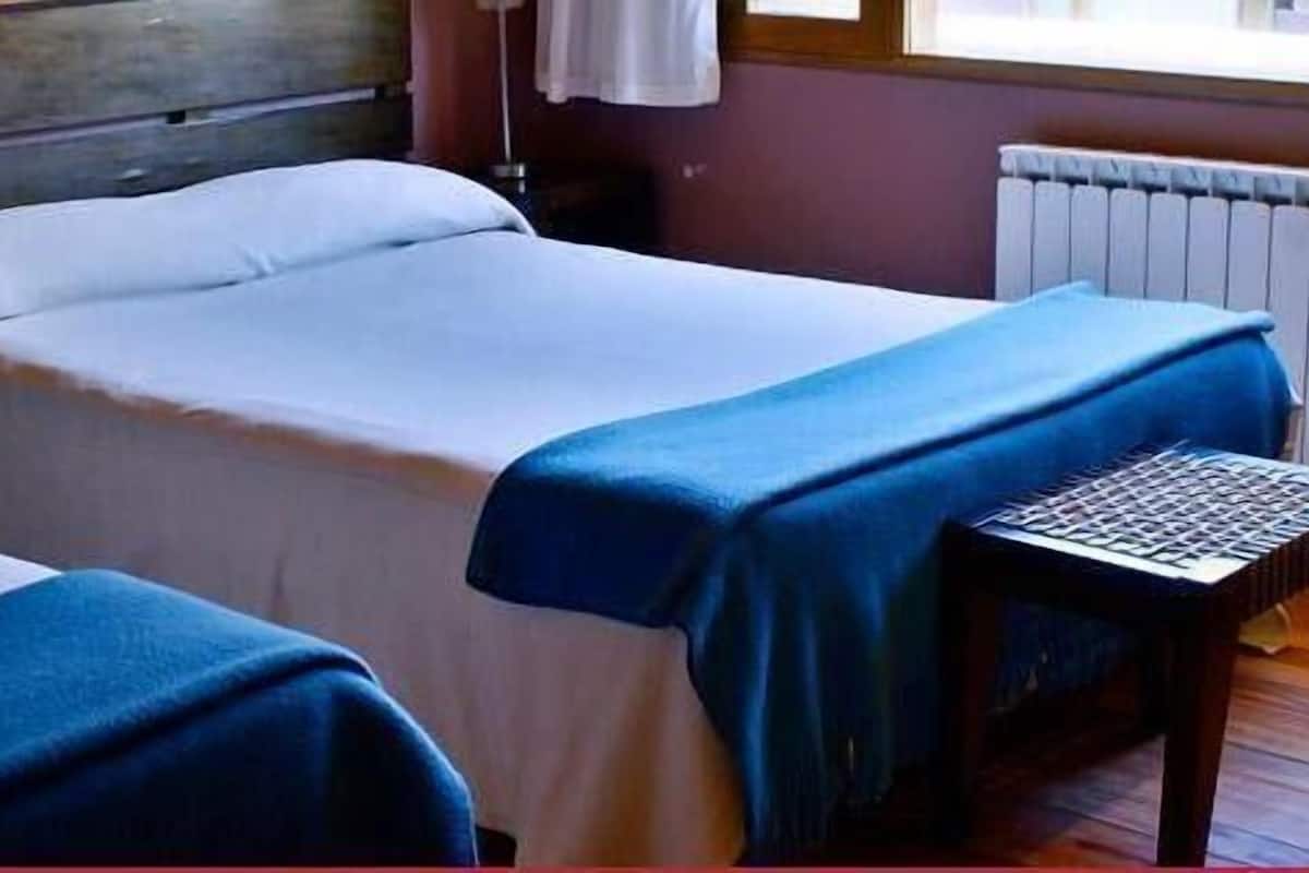 Minibar, in-room safe, desk, iron/ironing board