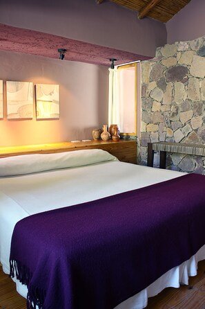Minibar, in-room safe, desk, iron/ironing board - La Comarca Hotel (Purmamarca)