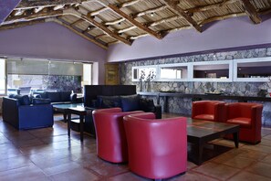 Lobby sitting area - La Comarca Hotel (Purmamarca)