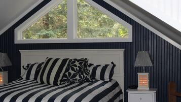 Egyptian cotton sheets, minibar, desk, free WiFi