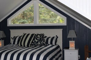 Egyptian cotton sheets, minibar, desk, free WiFi