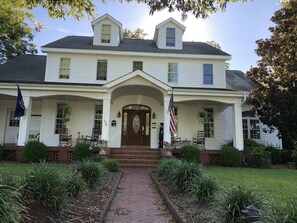 ด้านหน้าที่พัก