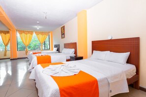 Standard Triple Room, 1 Bedroom | 1 bedroom, in-room safe, desk, iron/ironing board - Hotel Miraflores (Ibarra)