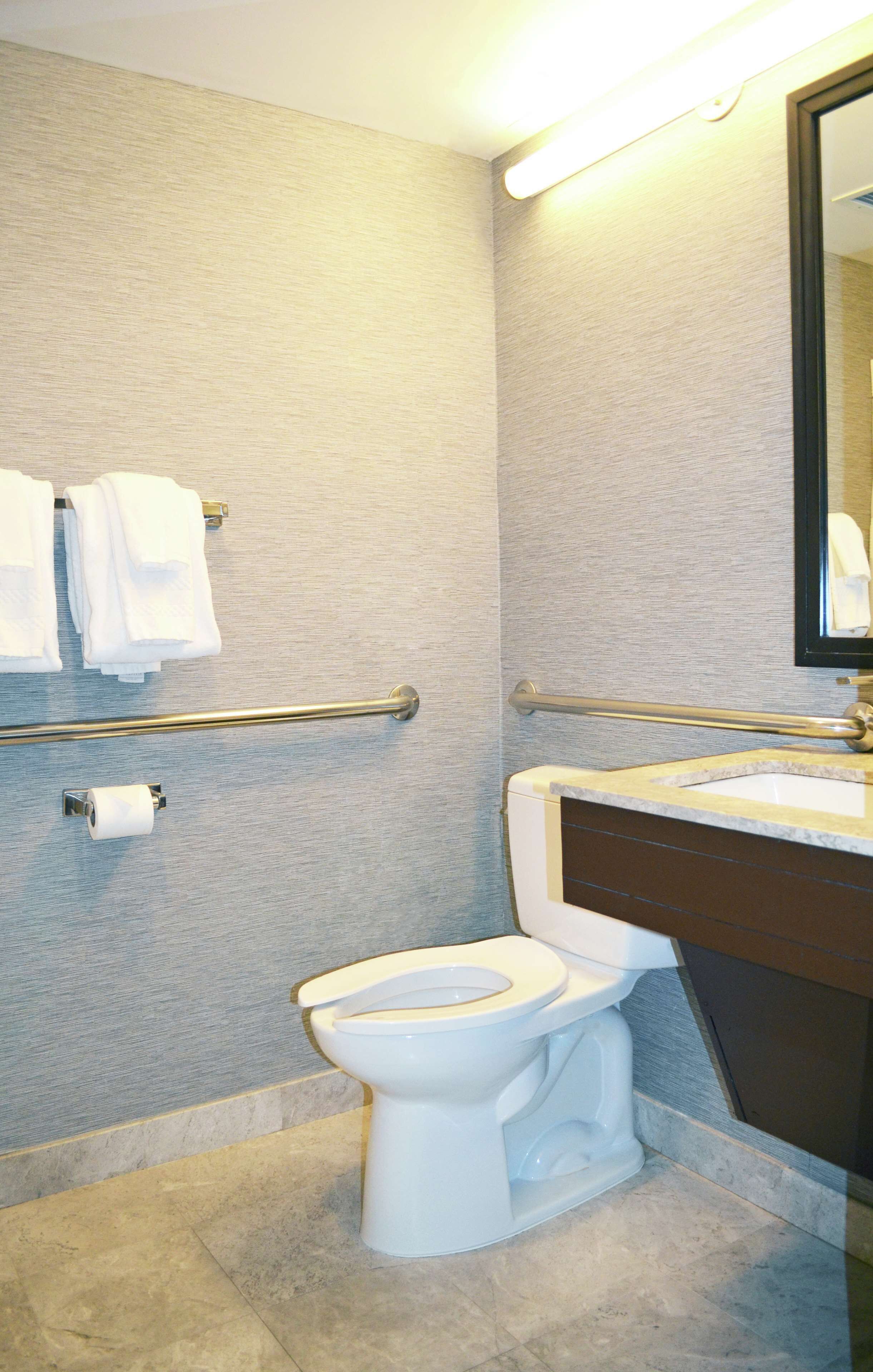 Photo - Distrikt Hotel New York City, Tapestry Collection by Hilton