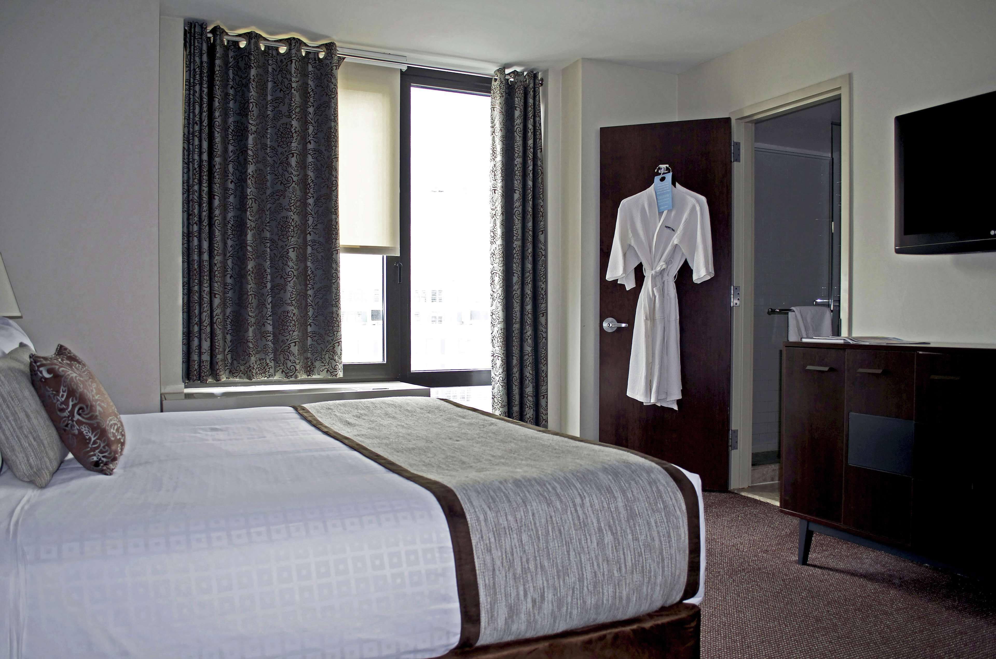 Photo - Distrikt Hotel New York City, Tapestry Collection by Hilton