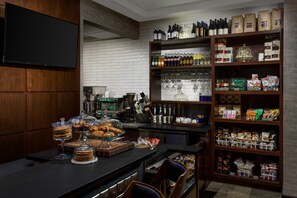 Snack bar - Distrikt Hotel New York City, Tapestry Collection by Hilton (New York)
