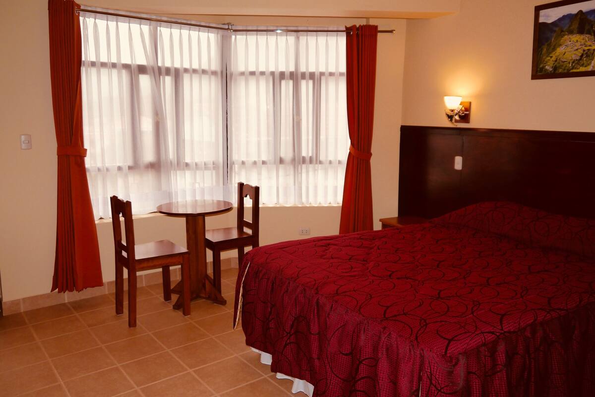 Premium bedding, in-room safe, desk, free cots/infant beds