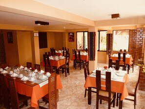 Free daily cooked-to-order breakfast