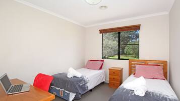 1 bedroom, individually decorated, individually furnished, desk