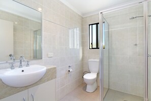 Shower, free toiletries, hair dryer, towels