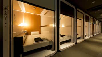 In-room safe, free WiFi, bed sheets