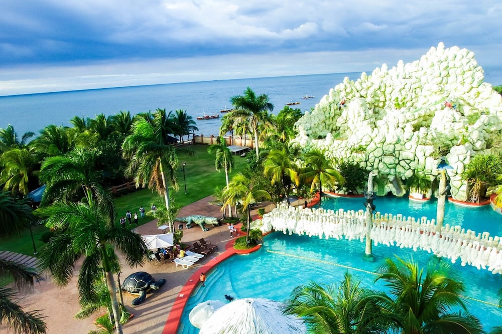 Tanza Oasis Hotel and Resort