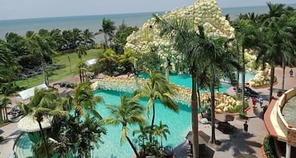 Tanza Oasis Hotel and Resort