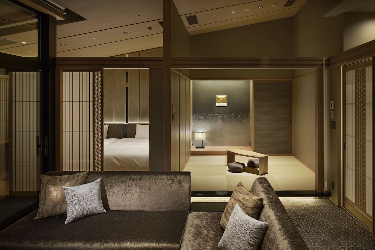Camera Luxury, non fumatori (D type, Dinner time 19:00 or 19:30) | 1 camera, minibar, una cassaforte in camera, tende oscuranti