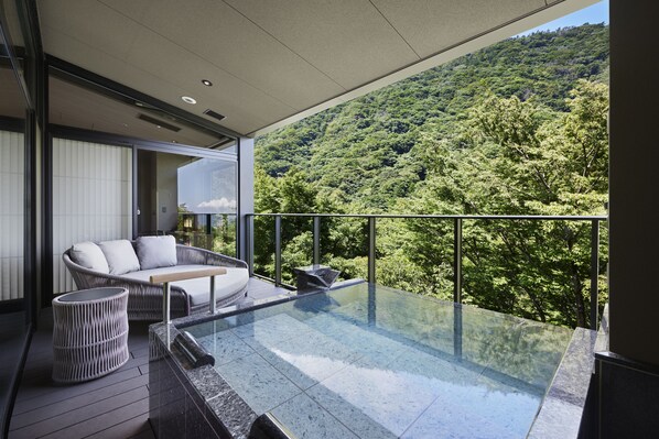Luxury Room, Non Smoking (E type, Dinner time 19:00 or 19:30) | Bathroom | Separate bathtub and shower, spring water bathtub, free toiletries - Hatsuhana (Hakone)