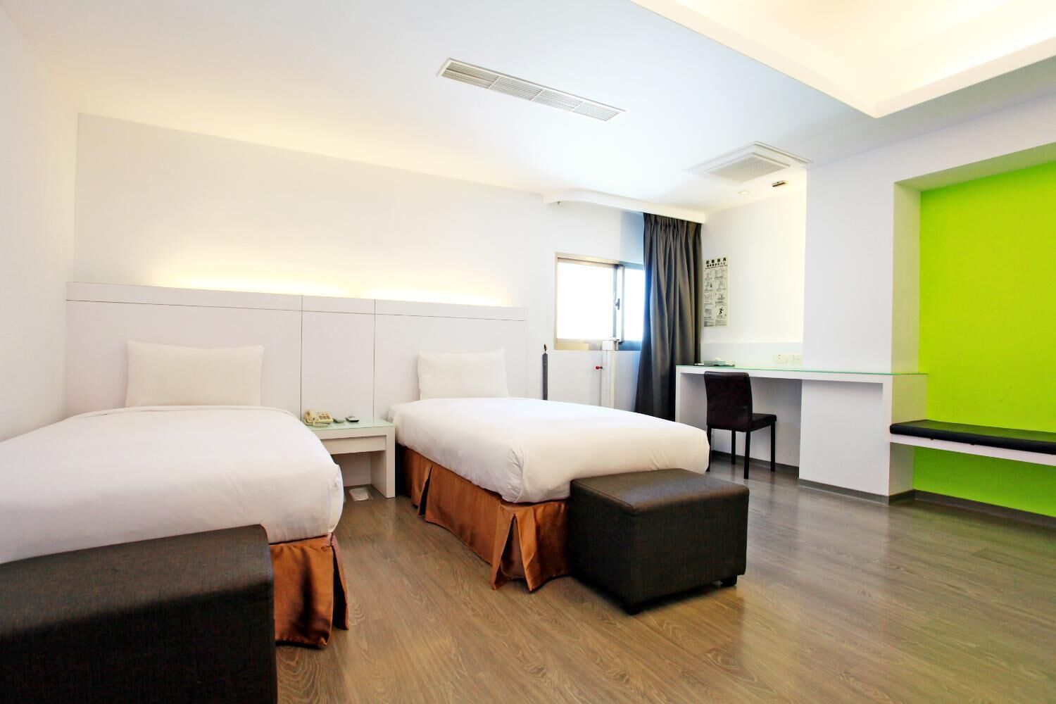 1 bedroom, in-room safe, desk, blackout curtains