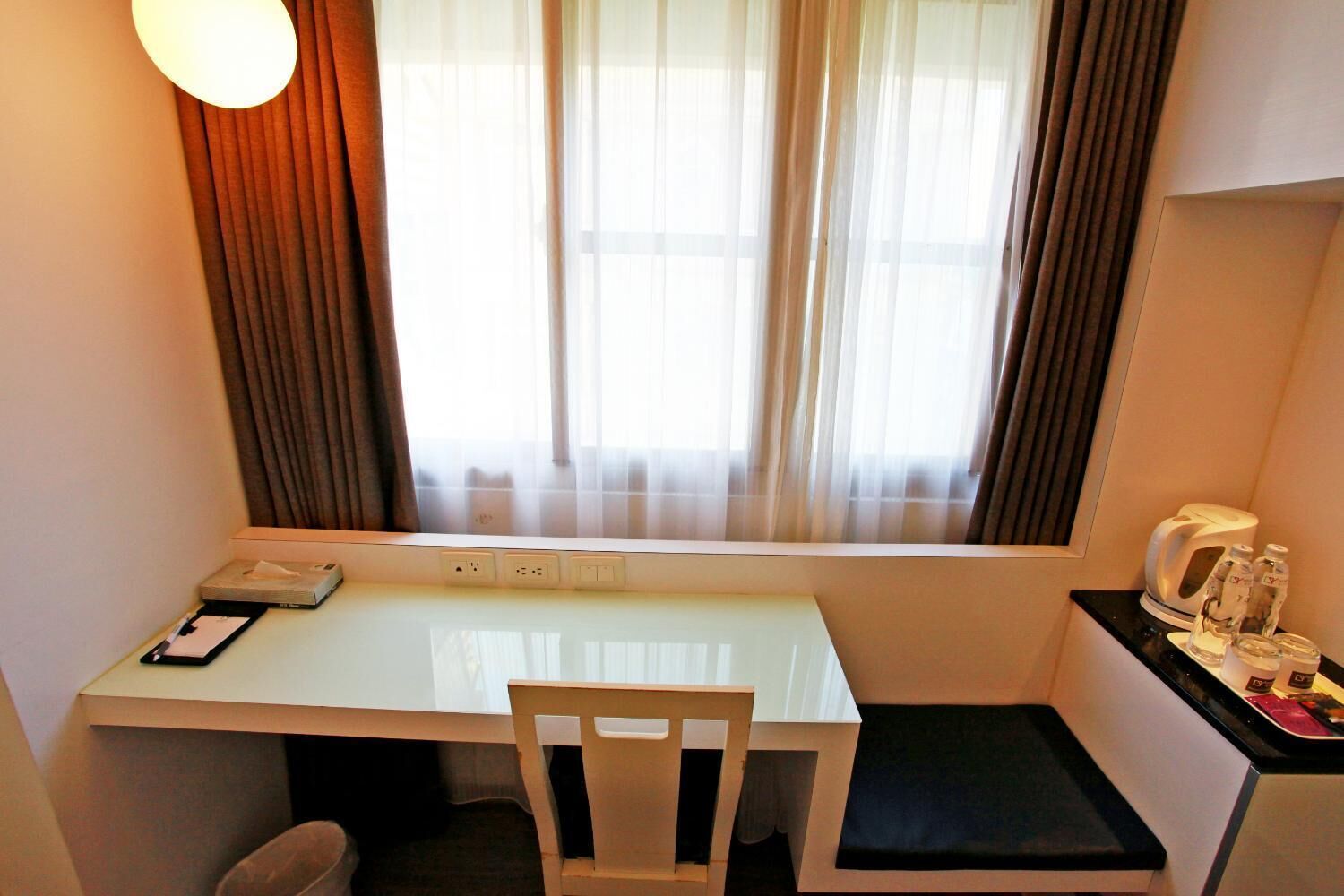 1 bedroom, in-room safe, desk, blackout curtains