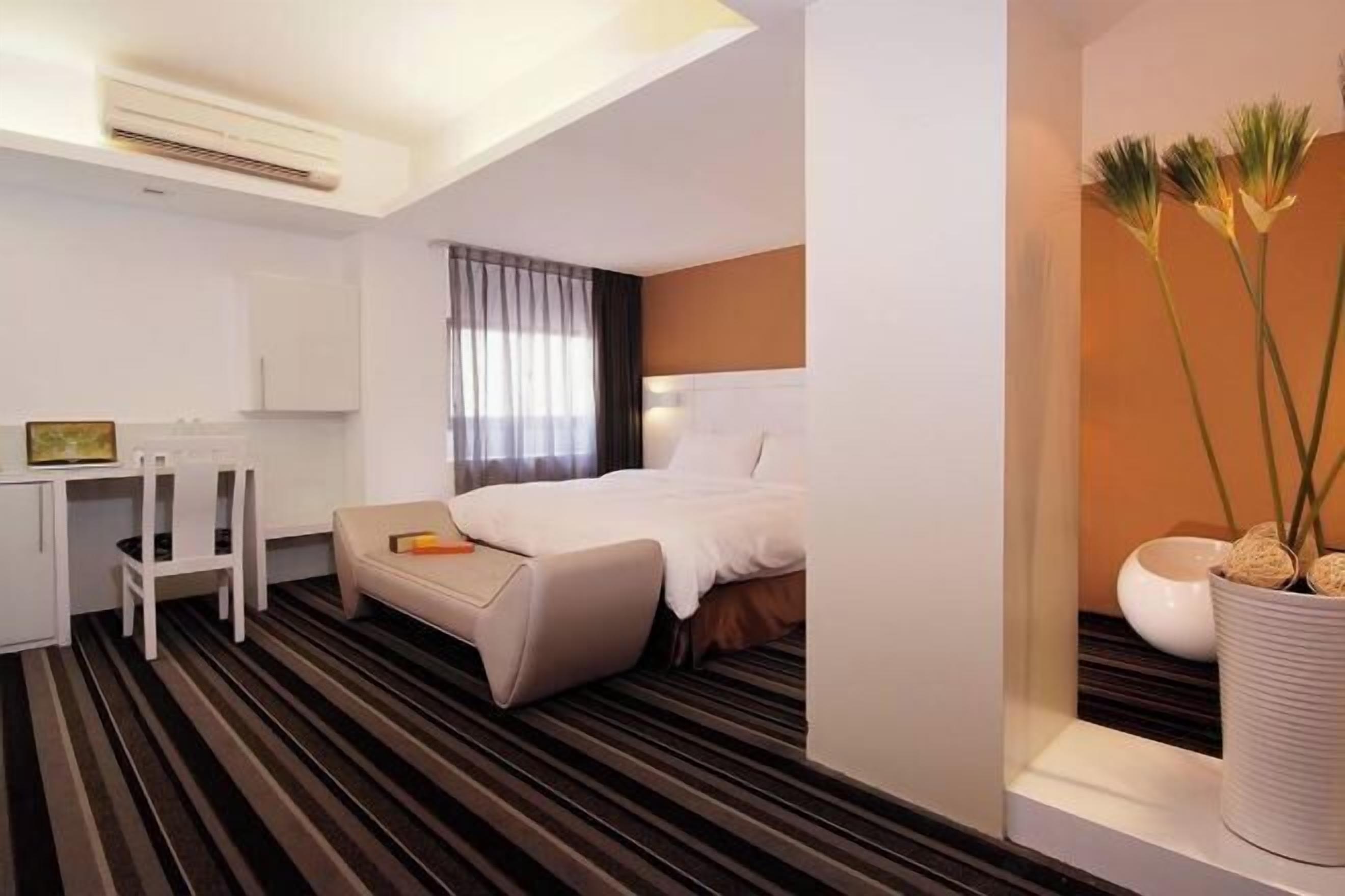 In-room safe, desk, blackout drapes, soundproofing